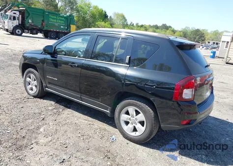 2015 Jeep Compass Latitude z USA, uszkodzony, nr VIN 1C4NJCEA6FD401723